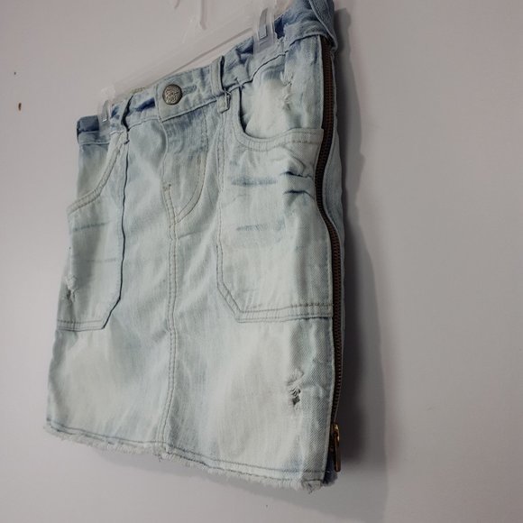 GUESS Distressed Light Wash Denim Jean Mini Skirt - Picture 3 of 12